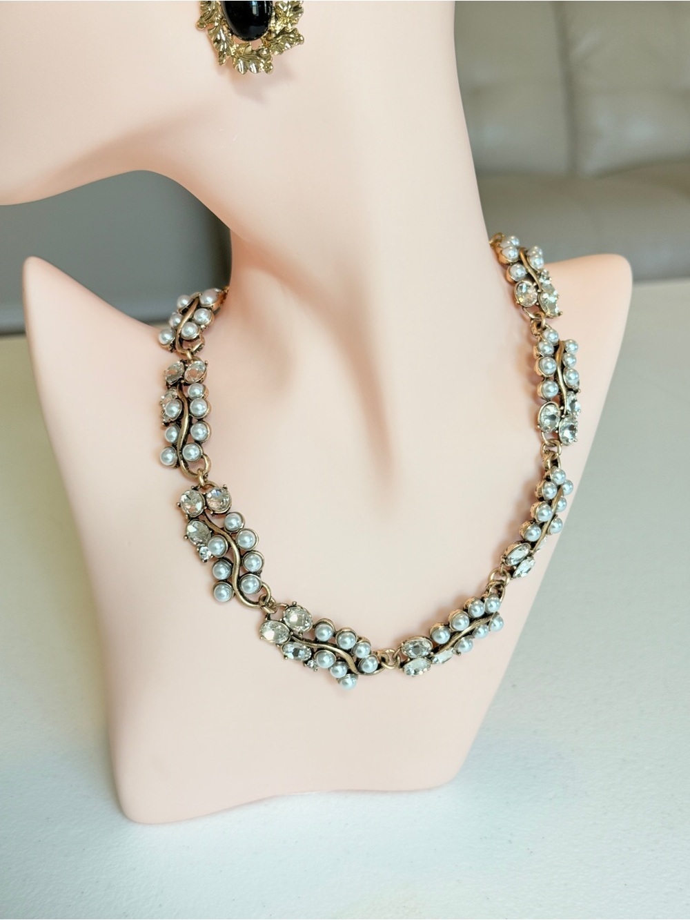 Elegant Gold Pearl and Crystal Statement Necklace - Picture 7 of 12